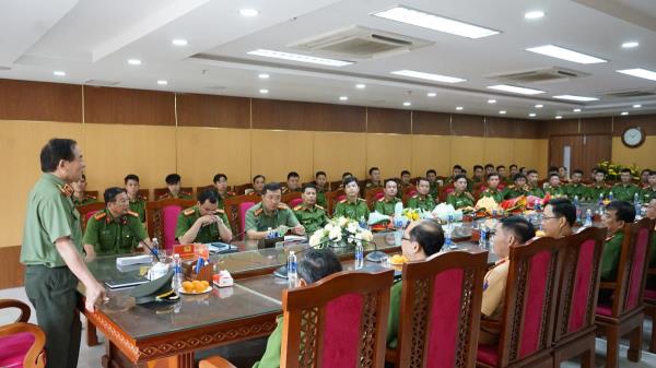 Giám đốc Công an Đà Nẵng biểu dương, khen thưởng lực lượng 911