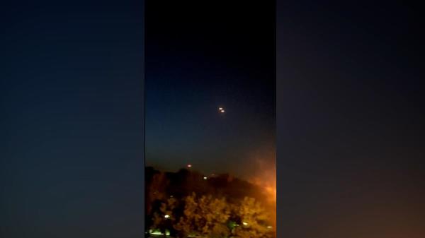Israel tấn công tên lửa vào Iran
