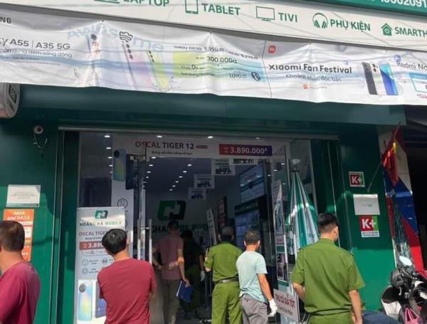Nhóm đối tượng nghi người nước ngoài đột nhập tiệm điện thoại, cướp tài sản