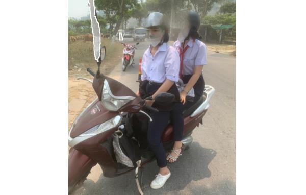 Tăng cường xử lý học sinh đi xe máy trên 50 phân khối đến trường