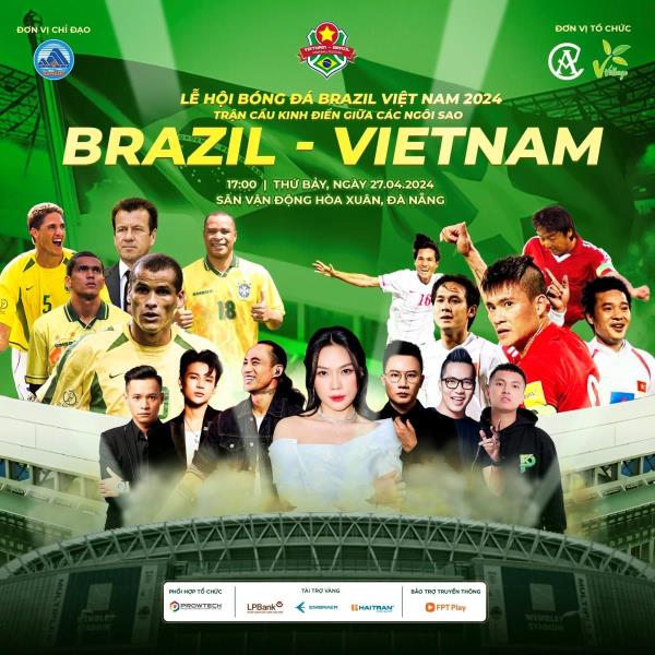 Phủ đầy khán đài sân Hòa Xuân...