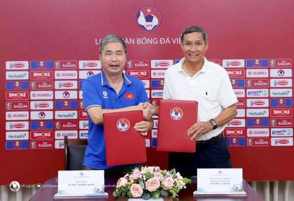 Bố Chung tái xuất