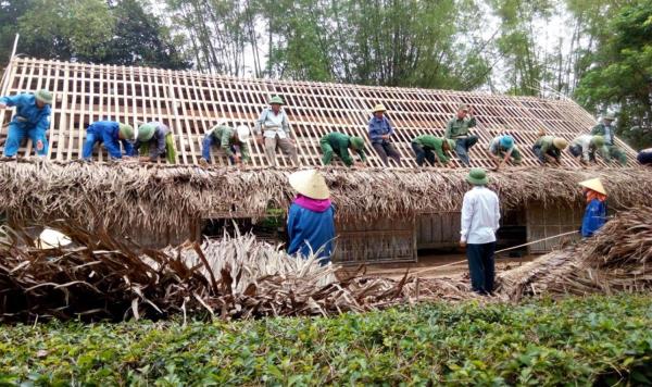 Những người giữ hồn nếp nhà tranh đơn sơ quê Bác