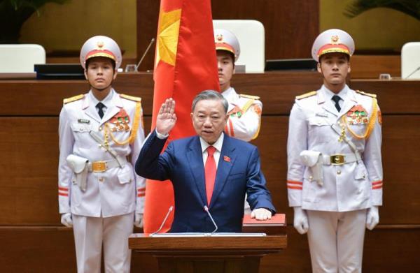 Chủ tịch nước Tô Lâm tuyên thệ, nguyện dốc toàn bộ tâm sức, trí lực phụng sự đất nước, phục vụ nhân dân