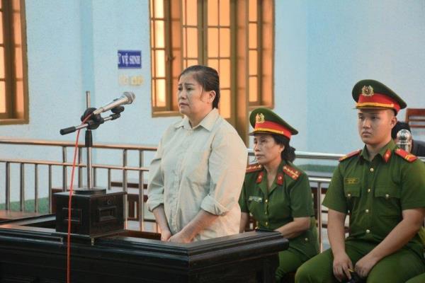 Nữ quái lừa đảo lãnh án 13 năm tù