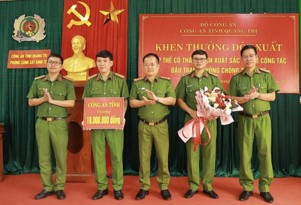 Quảng Trị: Bắt vụ buôn lậu gần 180 tấn than củi