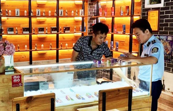 Tăng cường đấu tranh, xử lý vi phạm về kinh doanh thuốc lá điện tử