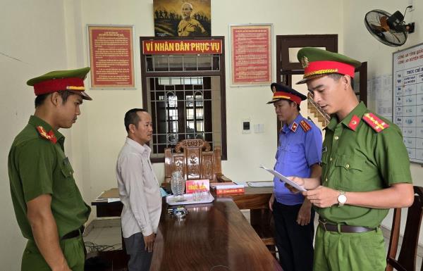 Lừa chạy án phải xộ khám