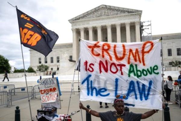 Ông Trump được hưởng quyền miễn trừ truy tố