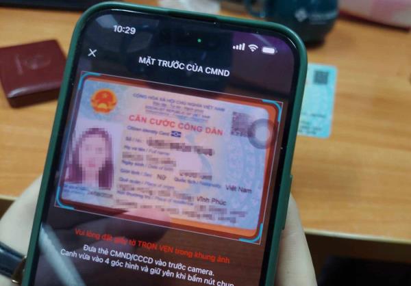 Cảnh giác thủ đoạn mạo danh nhân viên ngân hàng hỗ trợ khách hàng xác thực sinh trắc học