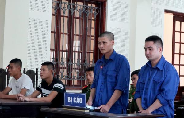 Trai làng gây án mạng vì nghi bị nhìn đểu