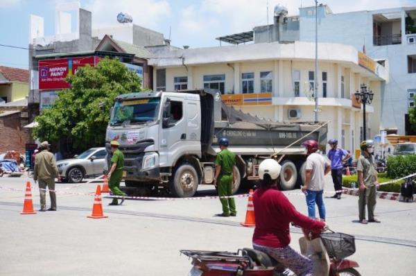 Xe tải va chạm xe máy gây chết người