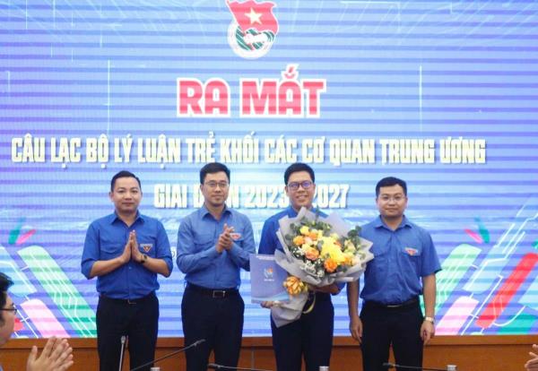 Kỳ 3: Để sinh viên nhận diện chính xác những âm mưu thủ đoạn mới xuyên tạc, chống phá cách mạng Việt Nam của các thế lực thù địch trong tình hình hiện nay và không bị chệch hướng