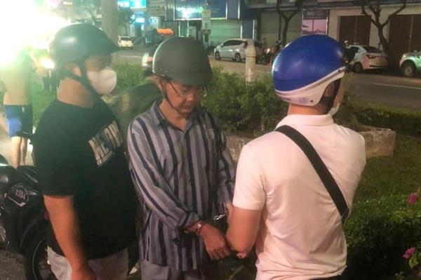 Cảnh sát giao thông Đà Nẵng truy bắt nhanh đạo chích trộm điện thoại của người nước ngoài