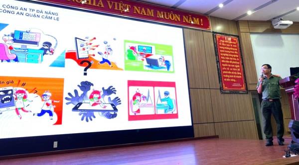Tuyên truyền pháp luật cho hơn 2.000 sinh viên Đại học ngoại ngữ  Đà Nẵng