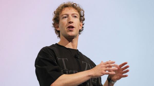 Mark Zuckerberg gia nhập câu lạc bộ 200 tỷ USD
