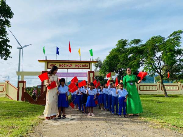 Hơn 178 ngàn học sinh tỉnh Quảng Trị rộn ràng trong ngày khai giảng năm học mới