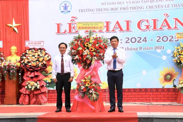 Hơn 640.000 học sinh Quảng Nam, Quảng Ngãi chào đón năm học mới