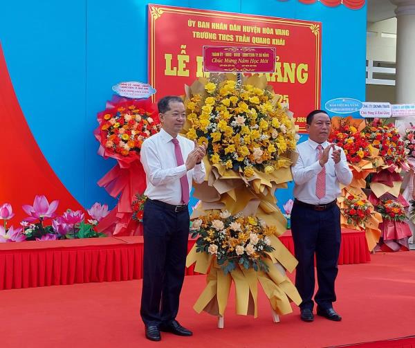Bí thư Thành ủy Đà Nẵng Nguyễn Văn Quảng dự Lễ khai giảng năm học mới tại Trường Trung học Cơ sở Trần Quang Khải