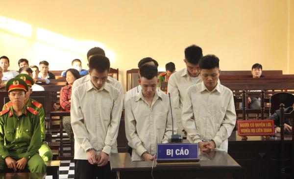 Côn đồ lãnh án