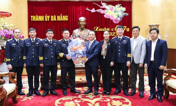 Các đơn vị quân đội thăm, chúc Tết TP Đà Nẵng