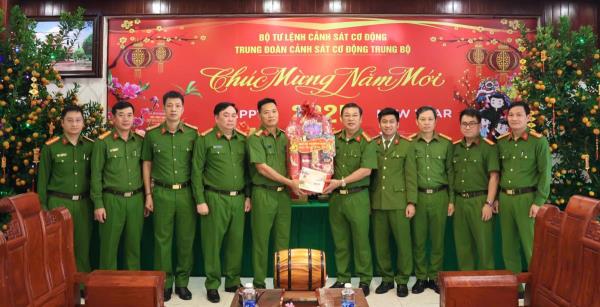 Lãnh đạo CATP thăm, chúc Tết các đơn vị trực thuộc Bộ Công an đóng chân trên địa bàn