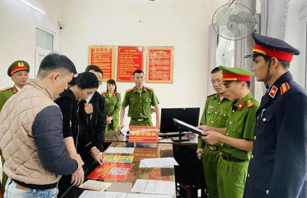 Kiều nữ hóa điên sau khi lừa đảo chiếm đoạt hơn 13 tỷ đồng