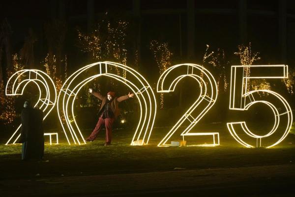 Thông điệp năm mới 2025: Thế giới kỳ vọng vào những điều tốt đẹp