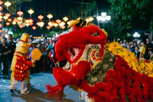 Vui Tết Trung thu phố Hội