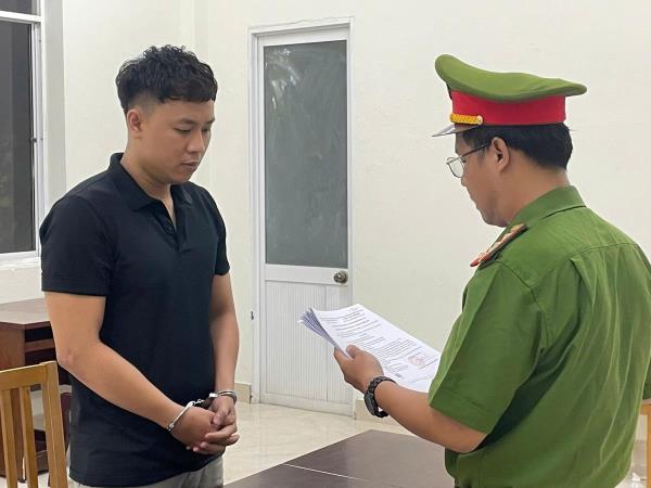 Bắt giữ kẻ ép nạn nhân uống say rồi giở trò đồi bại