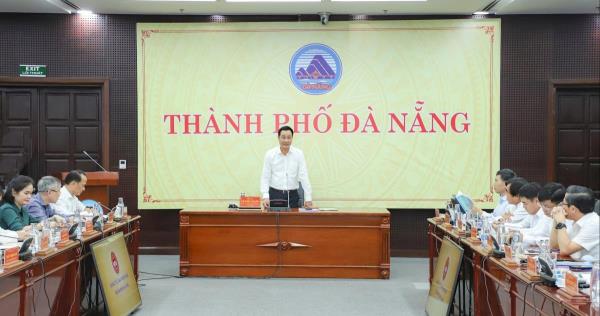 Xây dựng đội ngũ cán bộ, công chức đủ phẩm chất, năng lực, uy tín