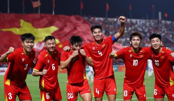 HLV Kim Sang-sik có nhiều việc phải làm