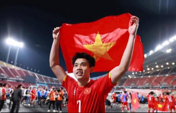 Quả bóng vàng Việt Nam 2025: Bóng vàng gọi tên ai?