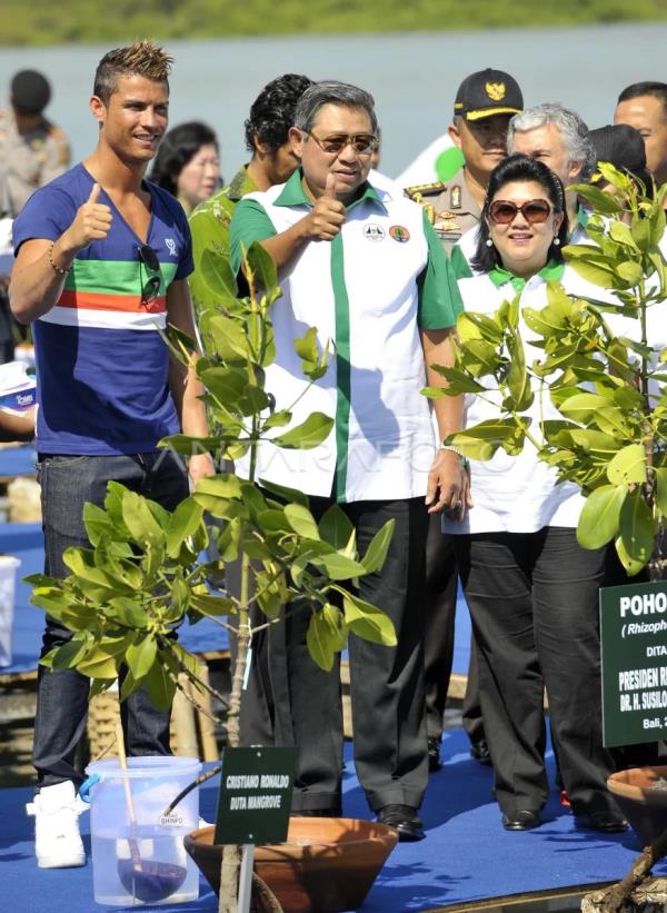 Ronaldo đến Indonesia