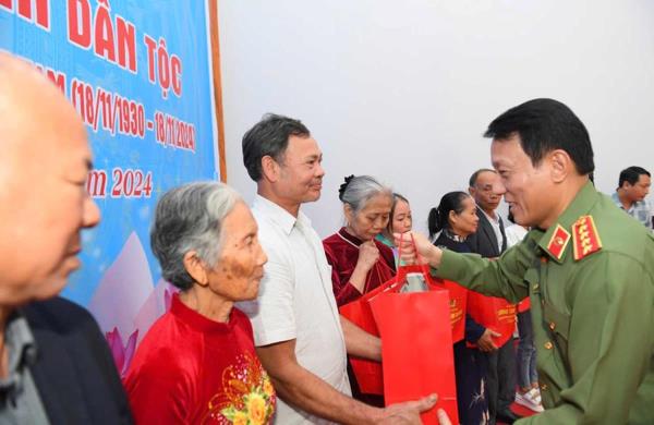 Tổ chức bộ máy lực lượng Công an nhân dân theo 3 cấp để phục vụ nhân dân tốt hơn