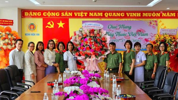 Công an thành phố Đà Nẵng thăm, chúc mừng Ngày Thầy thuốc Việt Nam