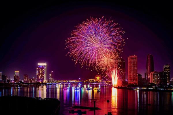 Lễ hội pháo hoa quốc tế Đà Nẵng DIFF 2025 công bố giá vé và hồ sơ khán đài