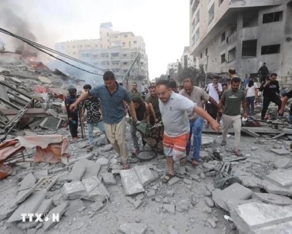 Loạt oanh kích trên khắp Dải Gaza, ít nhất 100 người thiệt mạng