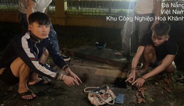 Nhóm cướp chỉ lấy tiền mặt, vứt 2 điện thoại di động vào cống thoát nước để tránh định vị vẫn bị bắt sau 6 giờ gây án