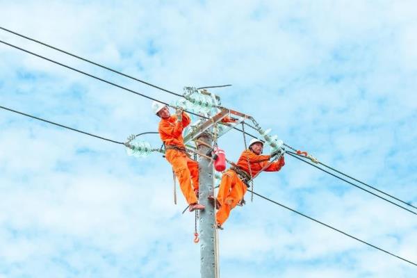 Tổng Cty Điện lực miền Trung đảm bảo cung cấp điện dịp Giỗ Tổ Hùng Vương, Lễ 30/4 và 01/5