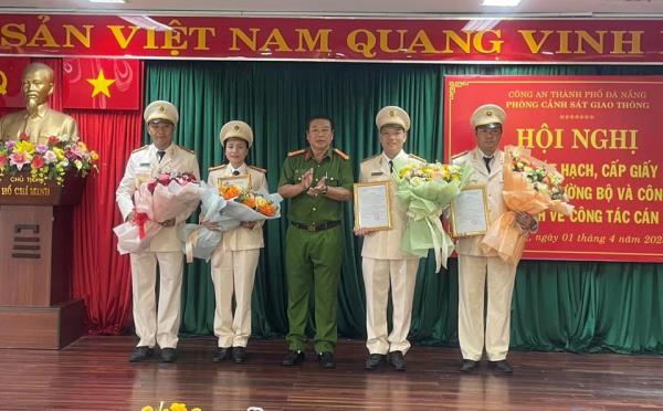 Ra mắt Đội sát hạch cấp Giấy phép lái xe cơ giới đường bộ