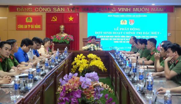 Phát động đợt sinh hoạt chính trị đặc biệt trong tuổi trẻ CAND
