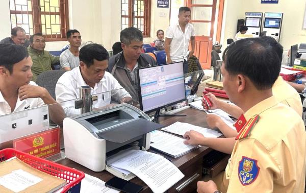 Tiếp nhận cấp, cấp đổi Giấy phép lái xe tại Công an cấp xã trên địa bàn tỉnh Đắk Nông diễn ra thông suốt và thuận lợi