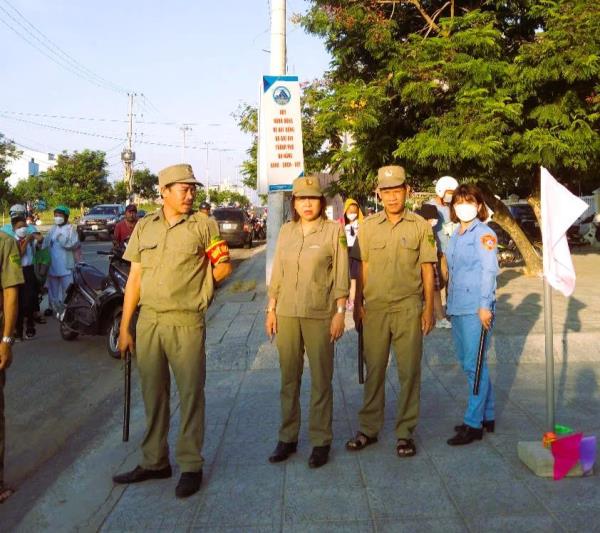Người đàn bà vác tù và hàng tổng