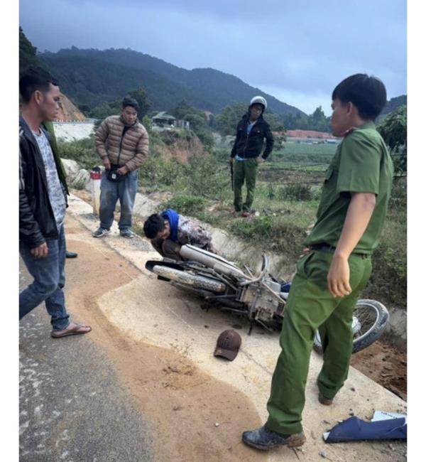 Truy nóng bắt đối tượng mang chai xăng đến cướp ngân hàng chỉ sau 1 giờ gây án