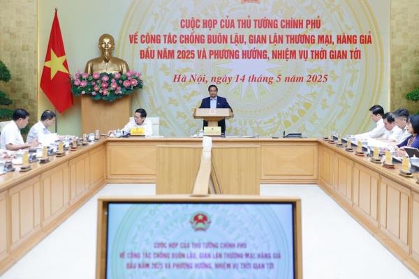 Thủ tướng: Buôn lậu, hàng giả là vấn đề lớn, phải ngăn chặn, đẩy lùi và chấm dứt