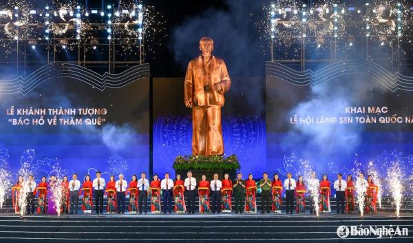 Khai mạc Lễ hội Làng Sen 2025 với Chương trình nghệ thuật đặc sắc Tượng đài trong muôn triệu trái tim