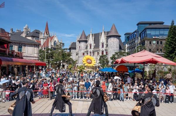 Lạc bước giữa thiên đường hoa hồng tại Sun World Ba Na Hills