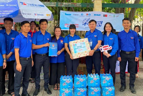 Tiếp sức mùa thi 2025: Hỗ trợ sĩ tử toàn diện với nền tảng số thông minh