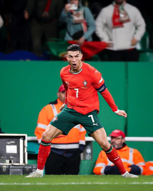 Cristiano Ronaldo được đề cử giải thưởng mới